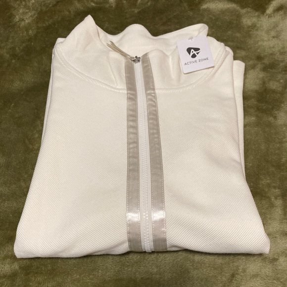 NWT Penningtons Active Zone Half-Zip “Snow White” Ottoman Sweatshirt - Picture 2 of 5